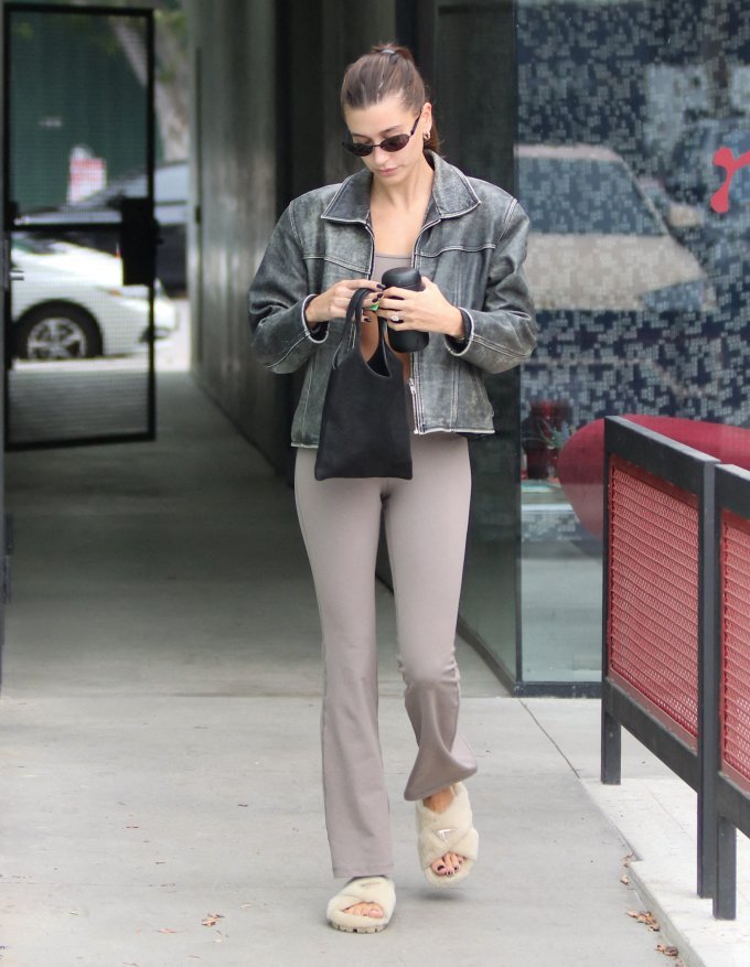 hailey bieber Flared Leggings Fashion Trend